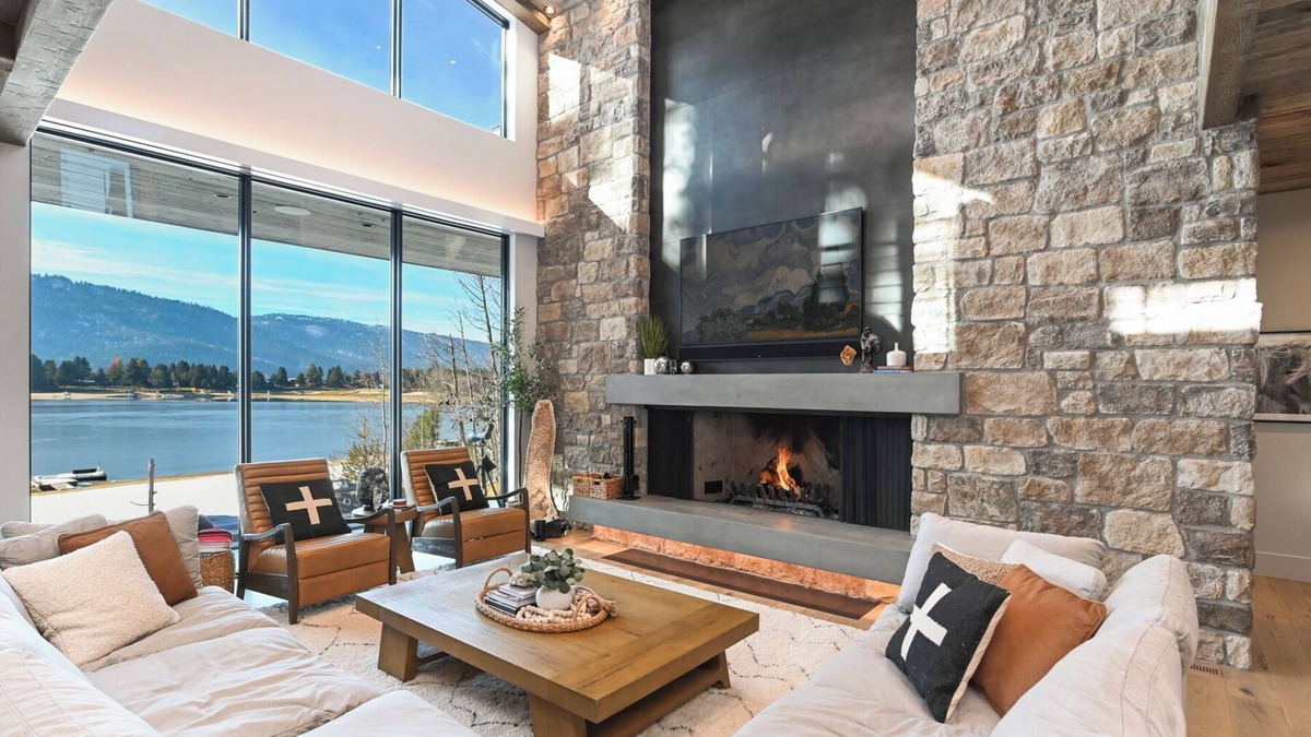 Donnelly House | Private Dock-Sauna-Hot Tub-Fire Place-PatioHeaters