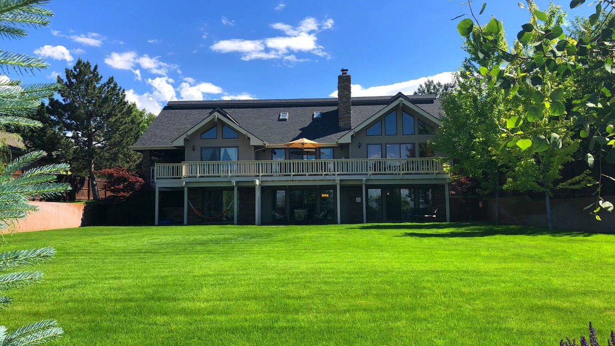 Maple Grove - Franklin House | Private, Easy Access, Large Groups, 5300+ SF, Hot Tub, Views