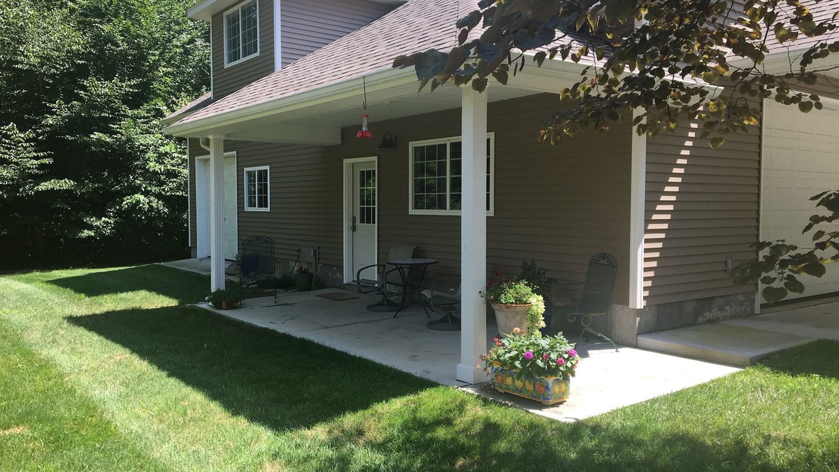 Batesville Apartment | Private entrance fully furnished studio apartment in prestigue neighborhood