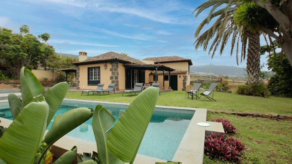 Cruz de los Martillos House | Private house with pool-jacuzzi in La Orotava