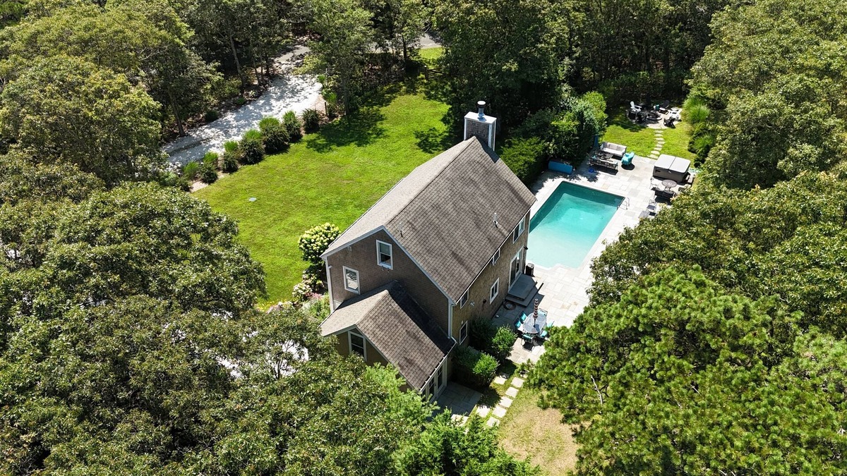 Lagoon Heights House | Private Family Home, Heated Pool, Hottub, 5 BR.4.5 bath, WiFi, AC. NO PETS.