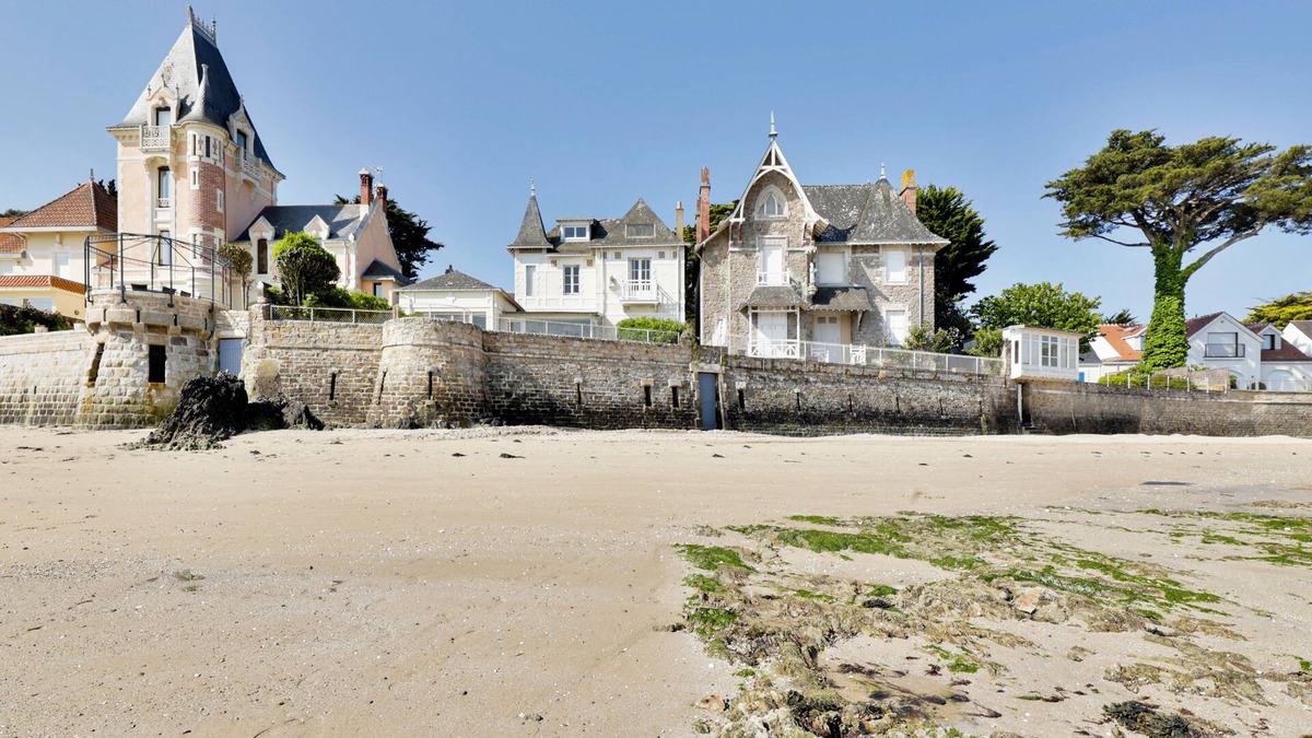 Le Pouliguen Villa | Private family villa with beach access