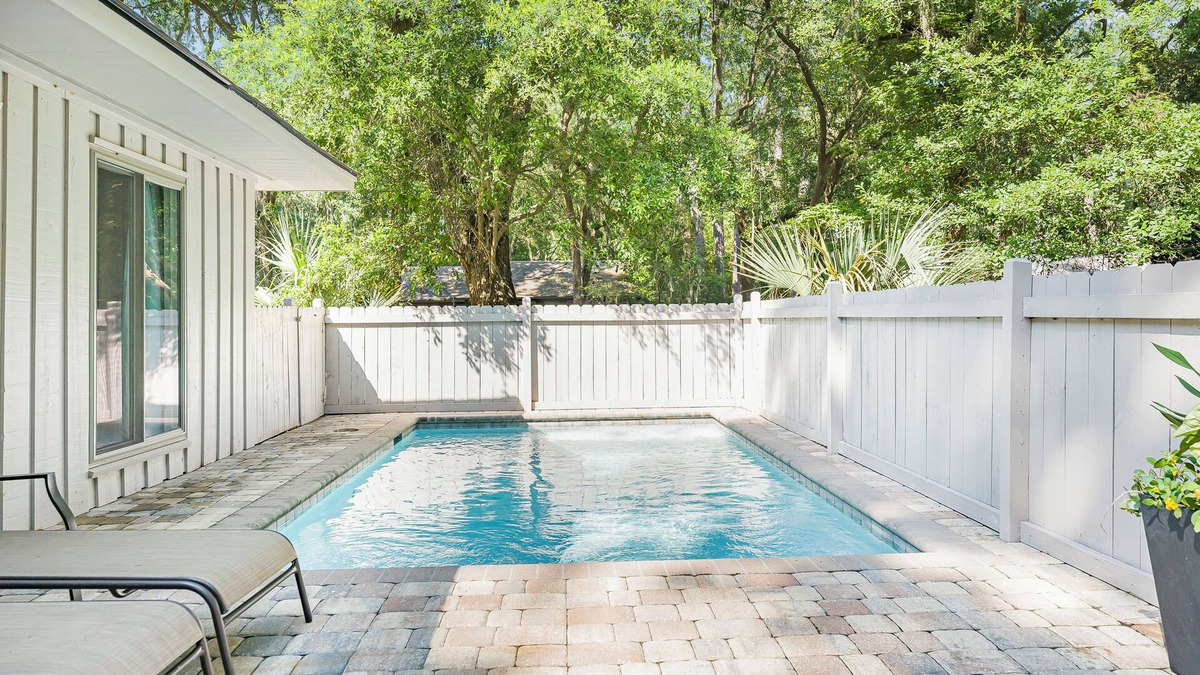 Lawton Woods House | Private Fenced in Pool ~ Pet Friendly ~ 1 Cotton Lane