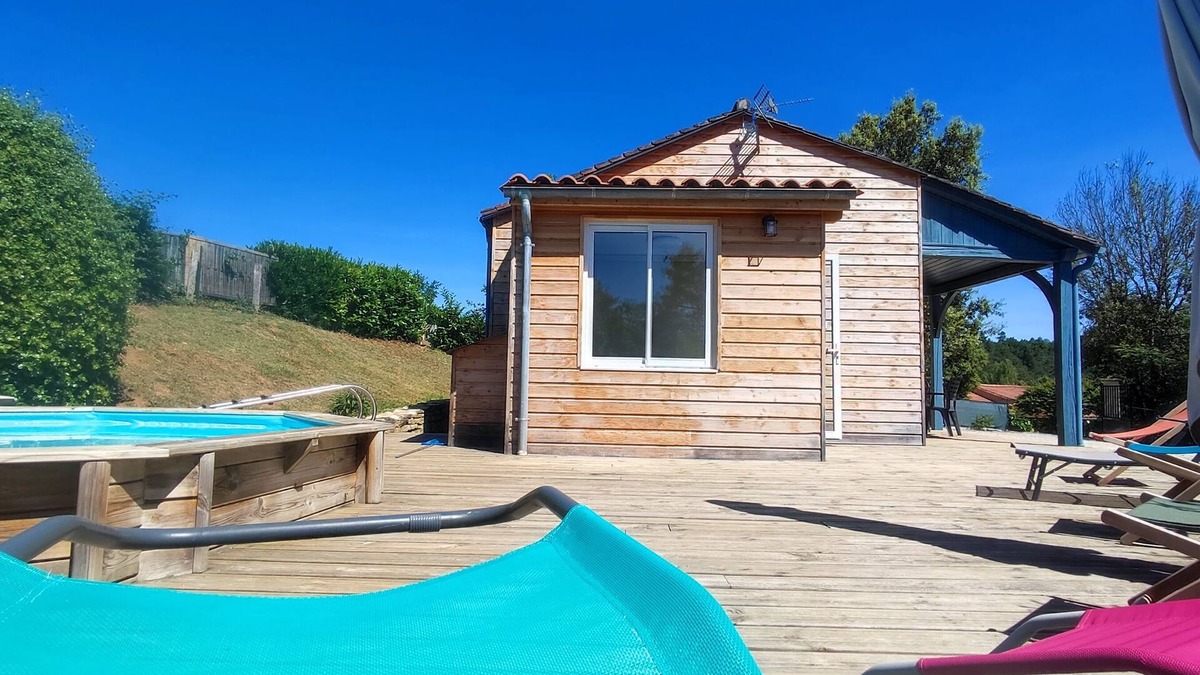 Proissans House | Private fenced house, above-ground semi-sunken pool and spa 5mn from Sarlat