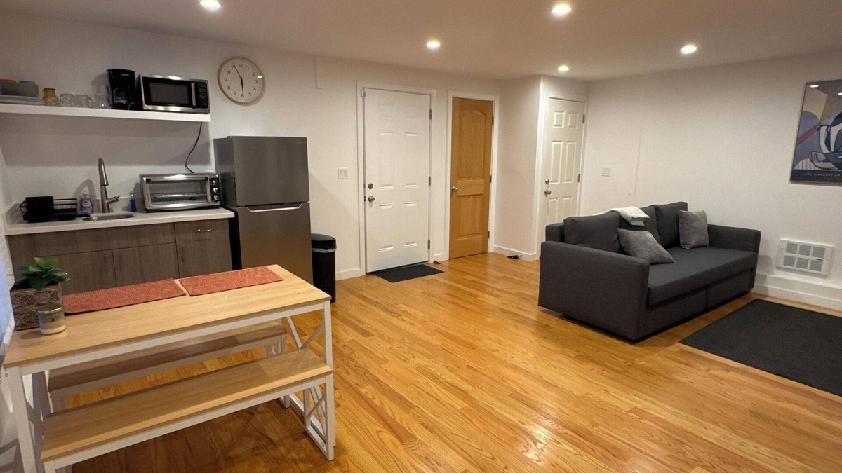 Forest Hill House | Private First Floor 2-bedroom space in San Francisco