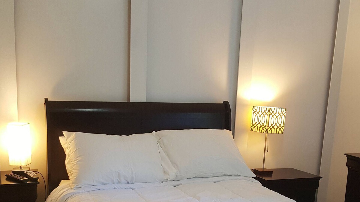 Bethesda Bed & Breakfast | Private Furnished Bedroom with Kitchen & Breakfast – Near Bethesda downtown