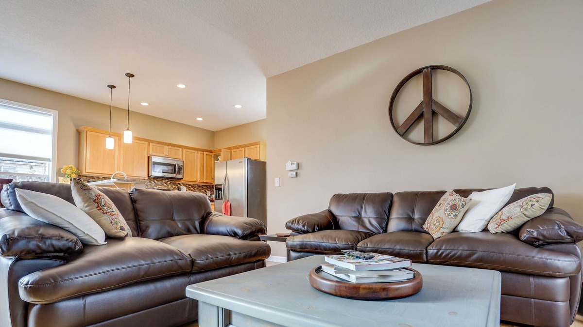 Troutdale House | Private Game Room & Hot Tub, Free WiFi - Blocks from Historic Downtown