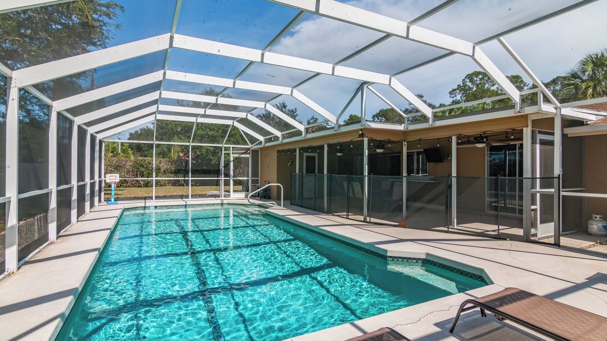 Sarasota Springs House | Private heated pool home mins to beaches and down town Sarasota Pet friendly