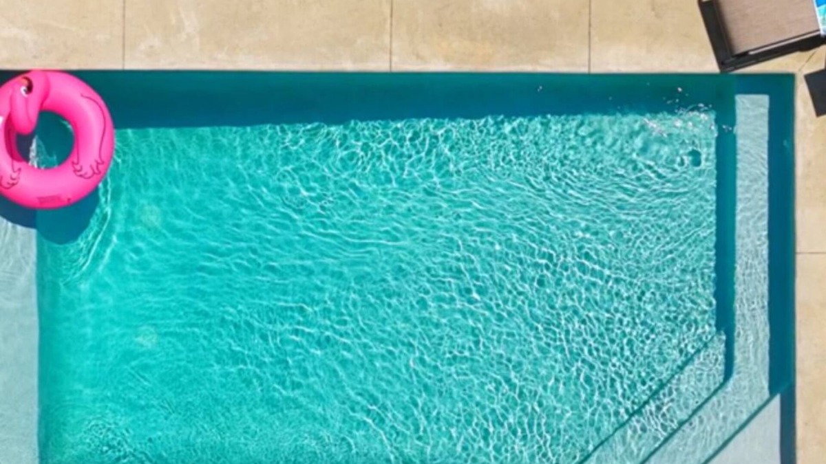 Silver Sands House | Private Heated Pool 3 Blocks to Beach Beach Chairs & Gear 2 Coffee Bars