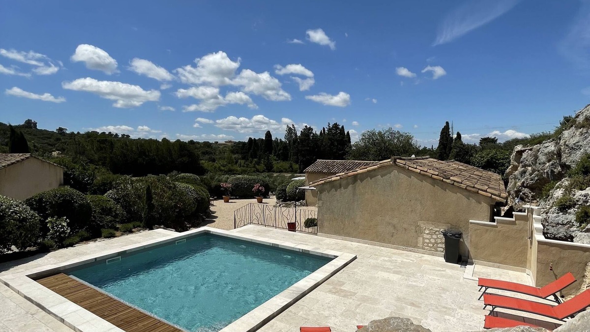 Orgon House | Private heated pool villa in the Alpilles
