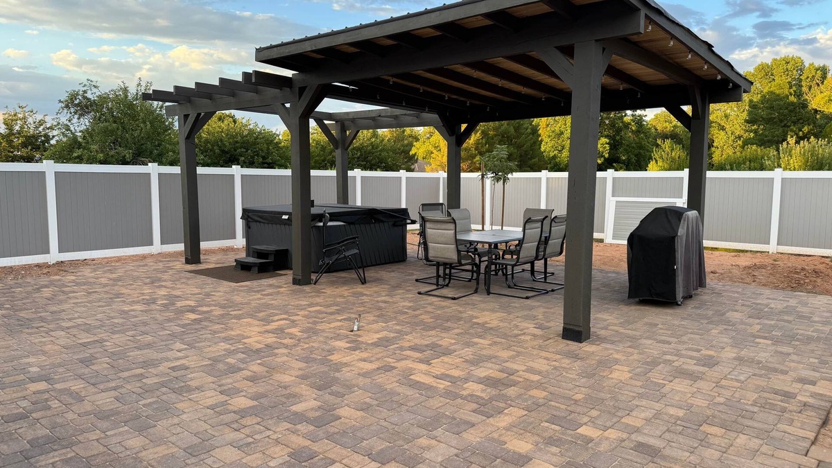 Hurricane House | Private Home-2 Bed/2 Bath -HOT TUB/Near Zion NP