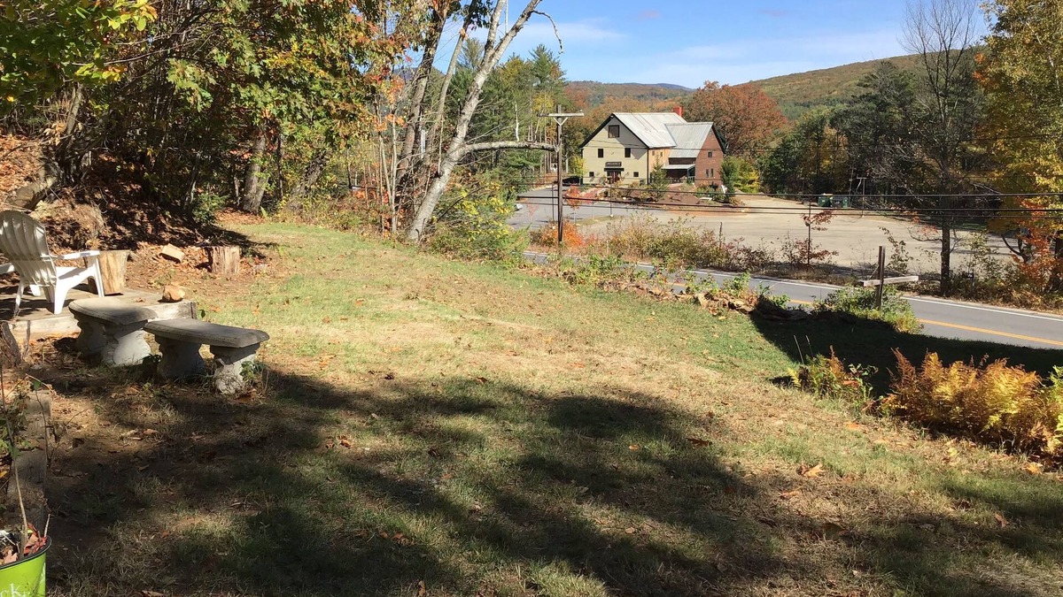 Plymouth House | Private Home Across from “The Barn on the Pemi”