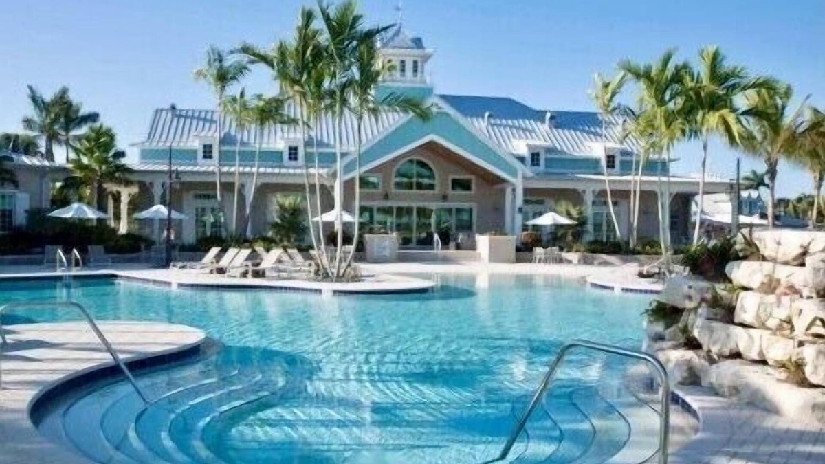 Naples House | Private home in highly sought after Naples Reserve, loaded with ammenities!