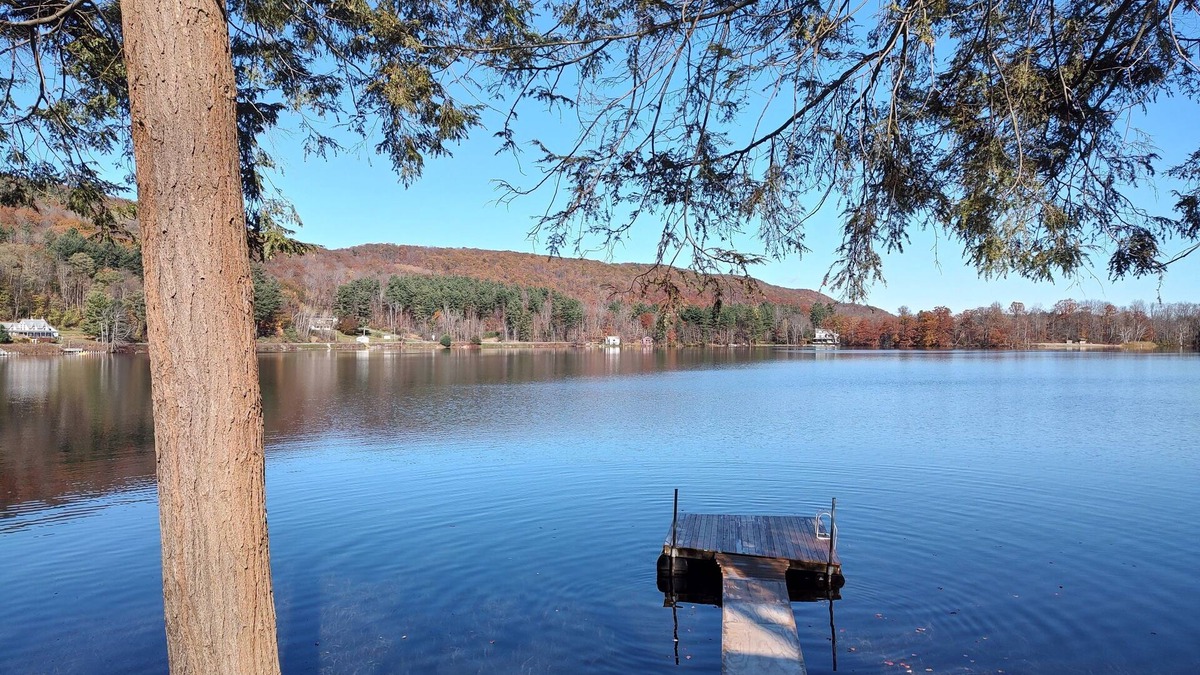 Canaan House | Private home on a Beautiful lake. Large deck for entertaining