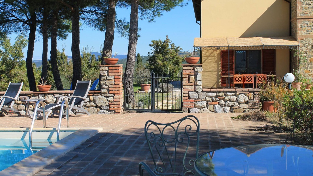 Ficulle House | Private Home & Pool nFamily Friendly/Welcome Dinnern10% Discount over 30days