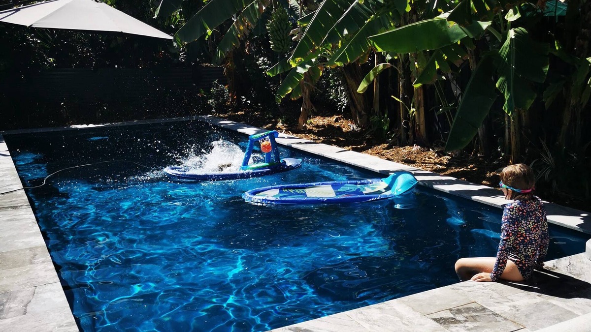Oxley House | Private Home with 9.5m pool in OXLEY BRISBANE AUSTRALIA suburbanSTAY