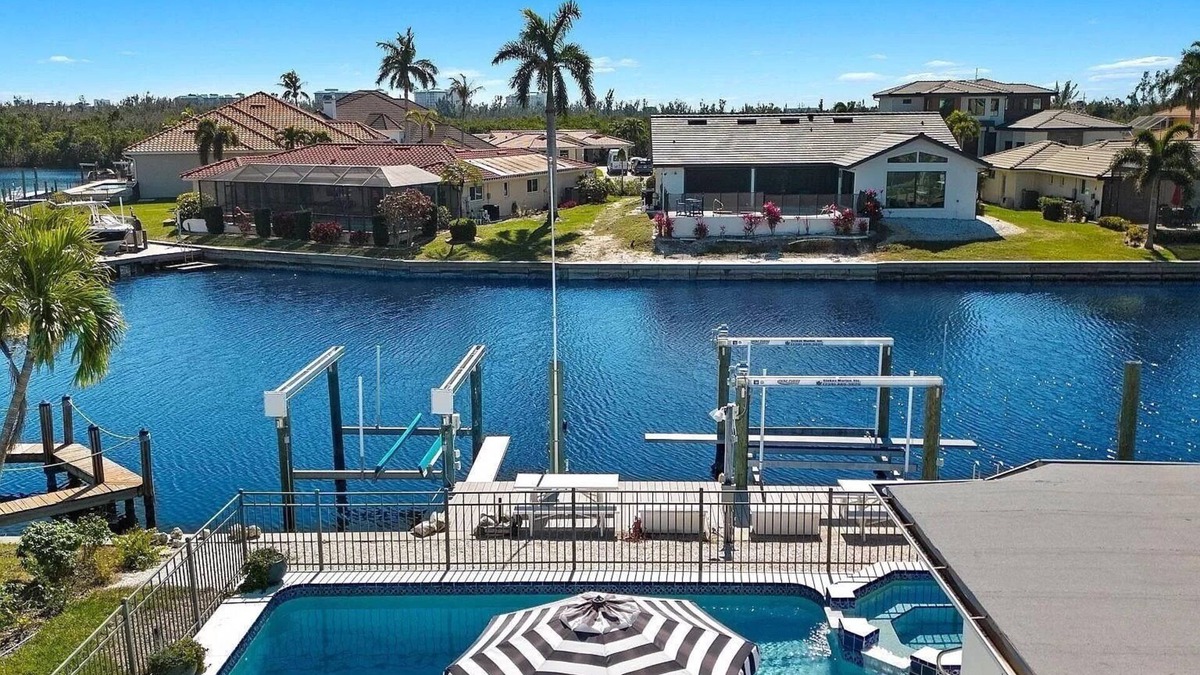 Shell Point House | Private Home, with private pool, boat dock, and minutes to beach, pet friendly