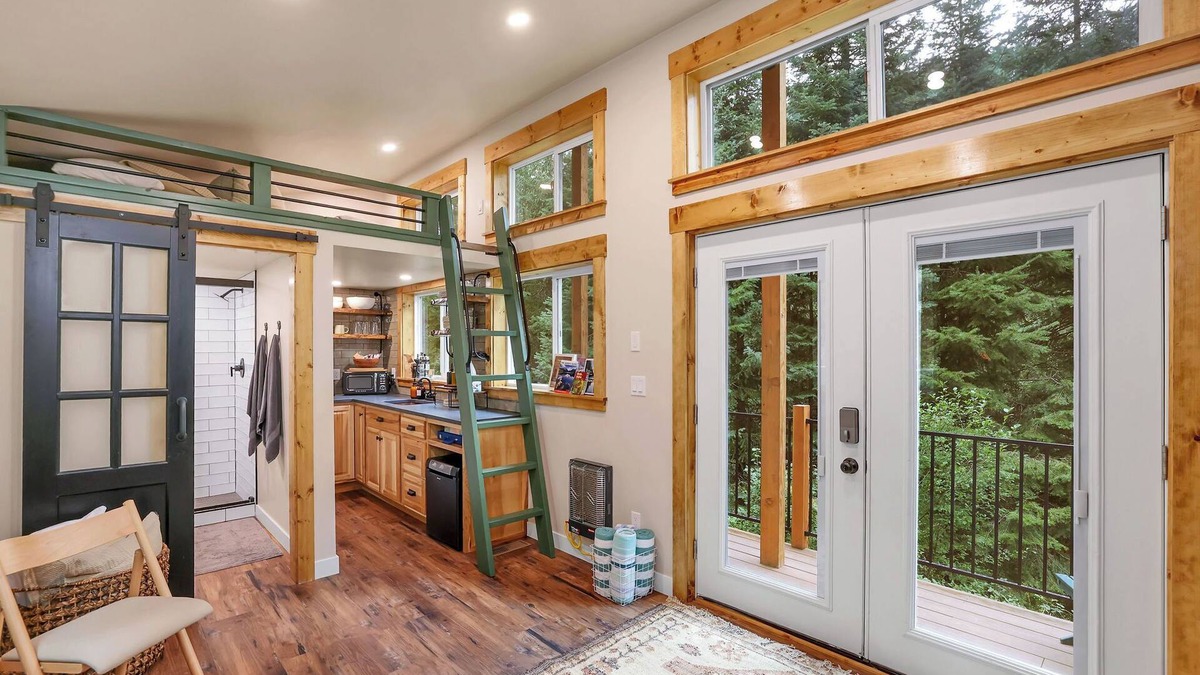 New Meadows Cottage | Private Hot Spring | Off Grid | River | Brundage