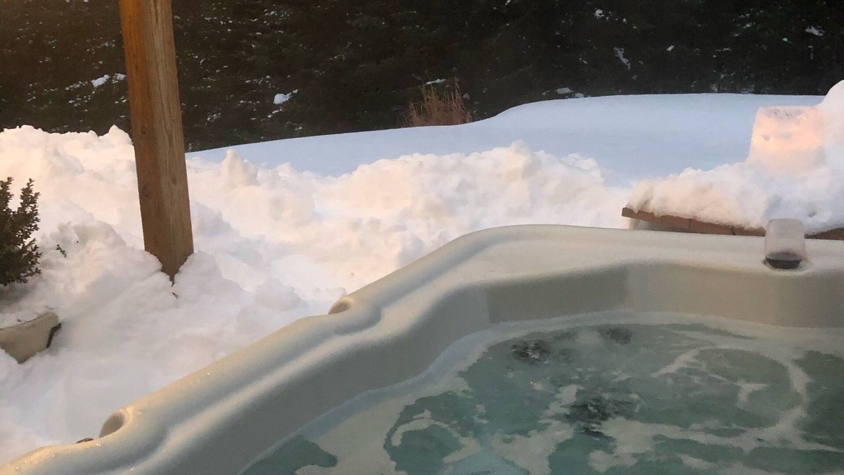 Wilton House | Private hot tub and pool