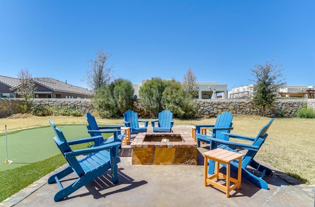 El Paso House | Private Hot Tub and Putting Green El Paso Getaway!