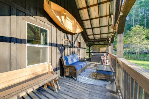 Campton House | Private Hot Tub Dog-Friendly Red River Gorge Home
