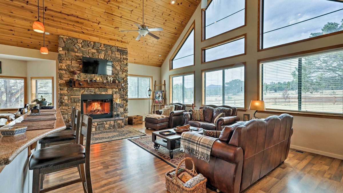 Show Low Cabin | Private Hot Tub: Vernon Cabin on 30 Forested Acres