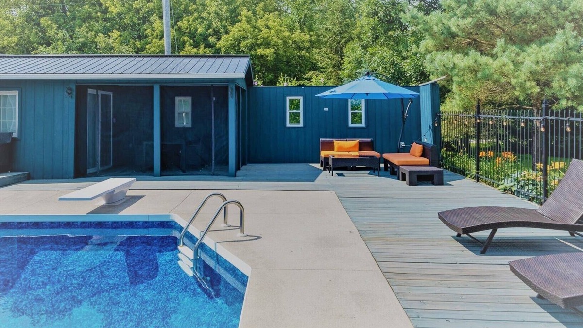 Picton House | Private House near Sandbanks on acreage with resort like feel