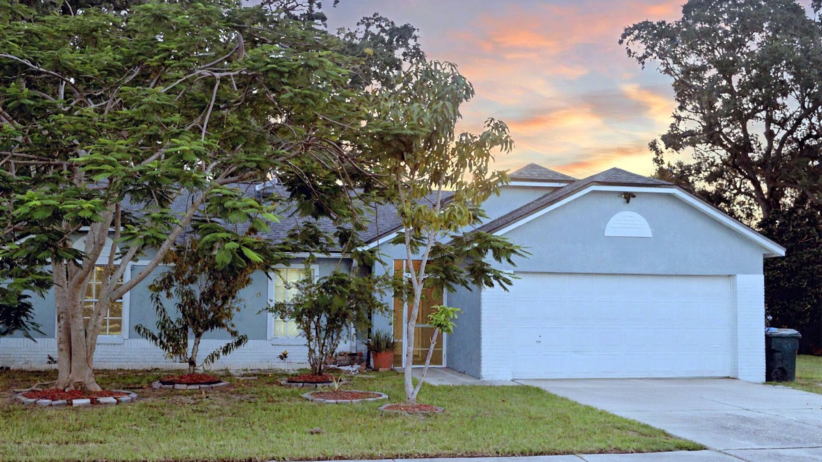 Mill Run House | Private House-With Pool/Sleeps 8/Near Disney/Universal/Airport