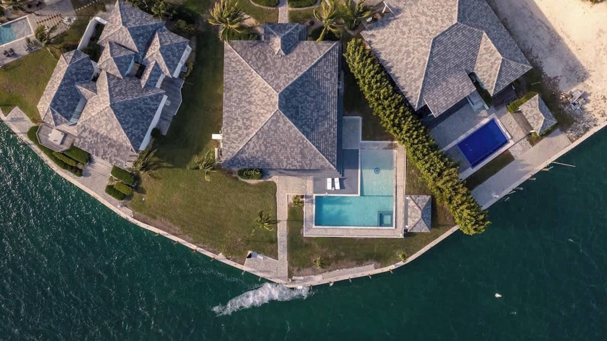 Alice Town House | Private Island Luxury Villa