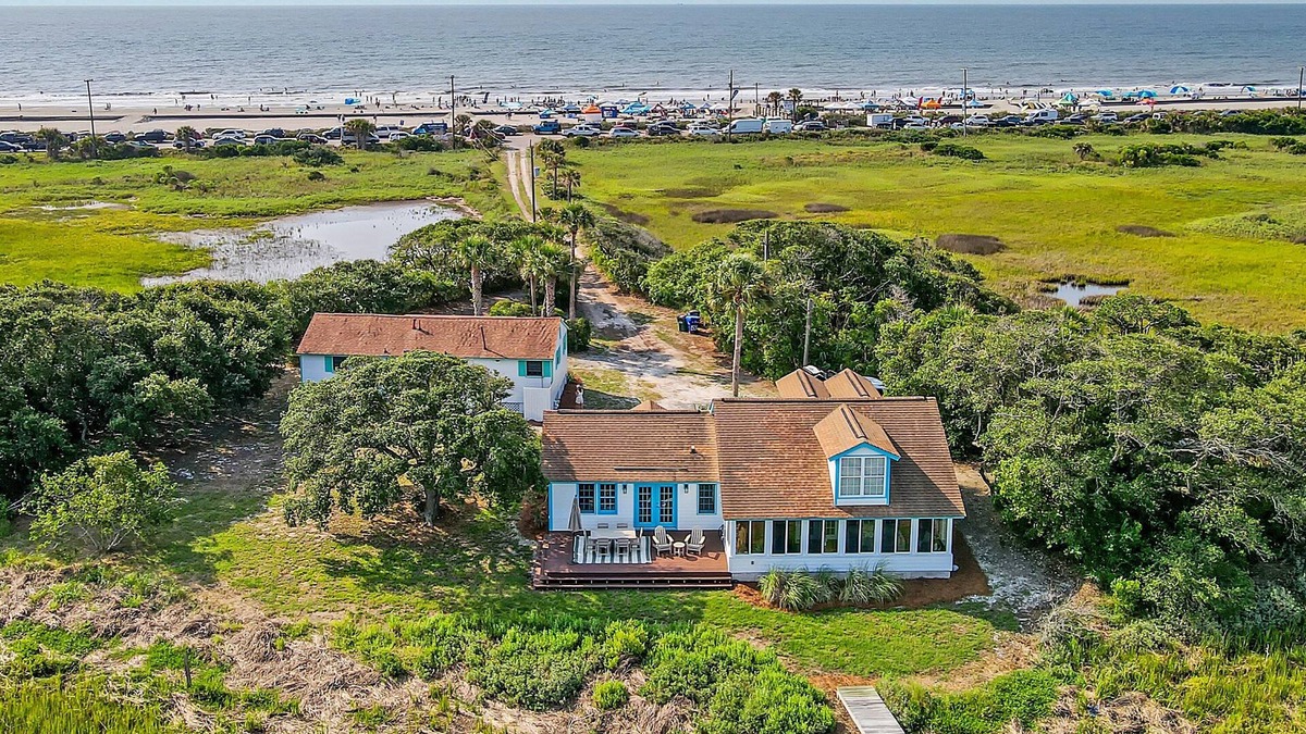 Folly Beach House | Private Island- 2 Houses -Across Quiet Beach -Surfing at Washout -Sunsets on the Deck