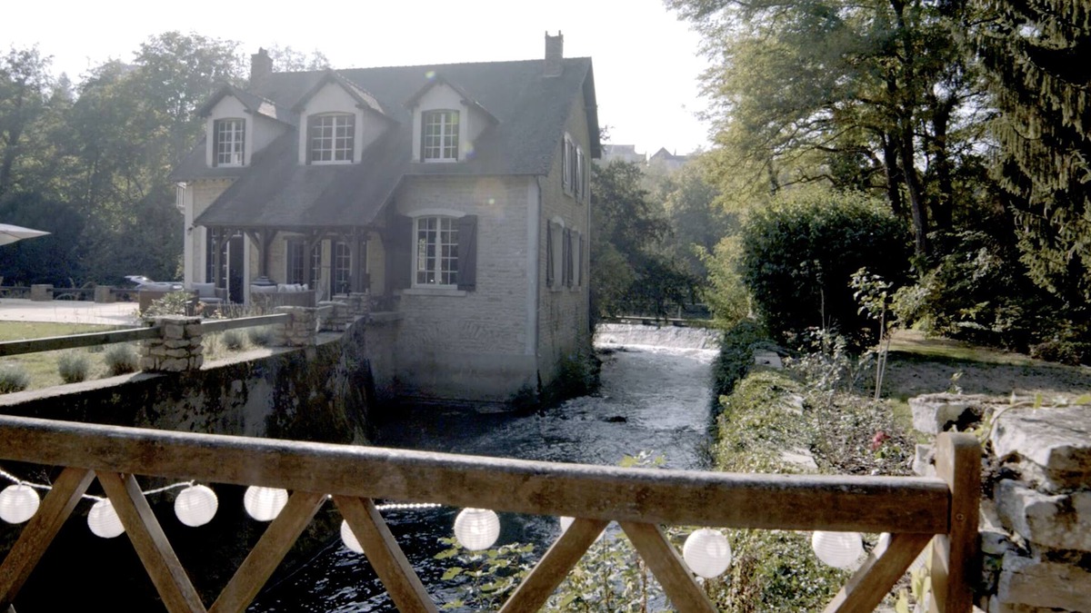 Clamecy House | Private island in Burgundy