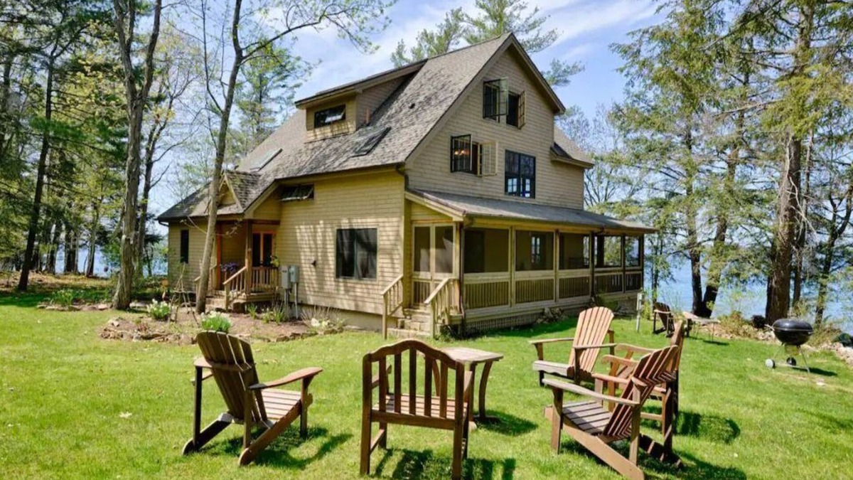 Brier Hill House | Private Island Retreat w/views of Singer Castle