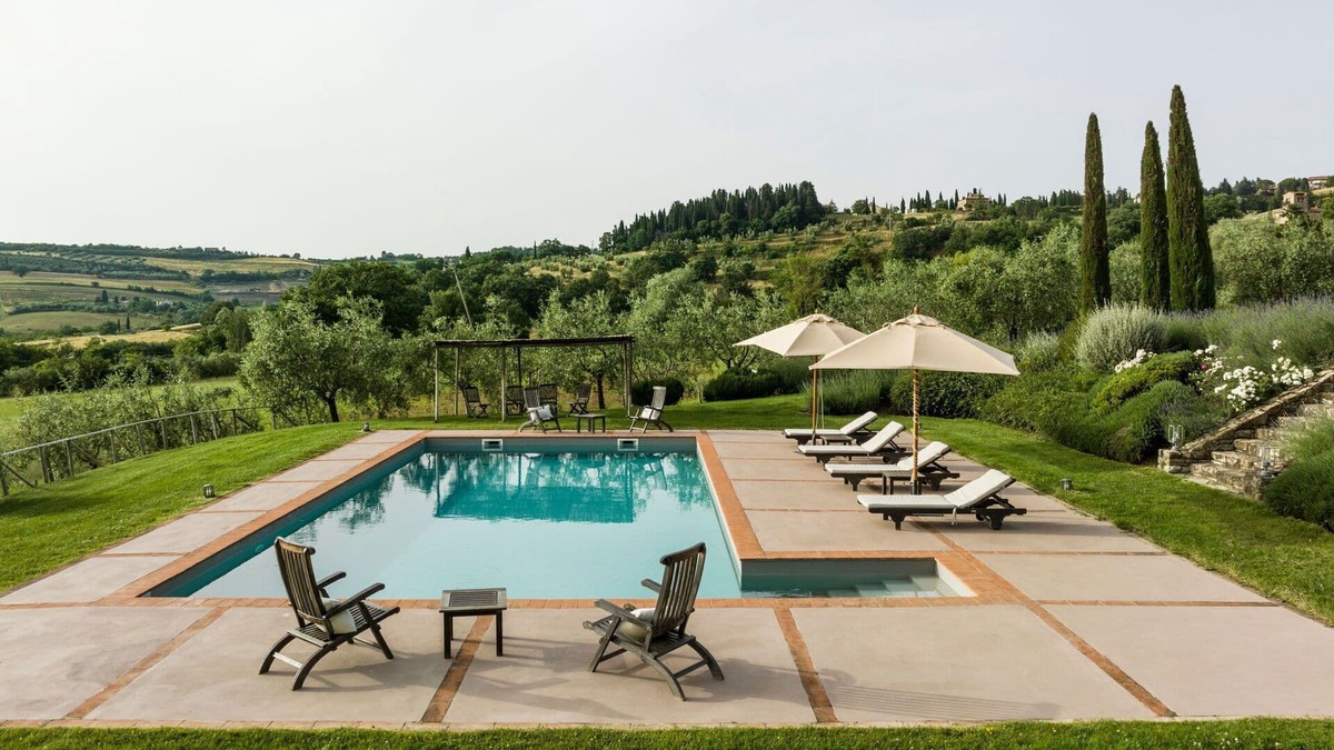 San Casciano dei Bagni Villa | Private Villa with A/C, private pool, hot tub, WIFI, TV, patio, pets allowed, panoramic view