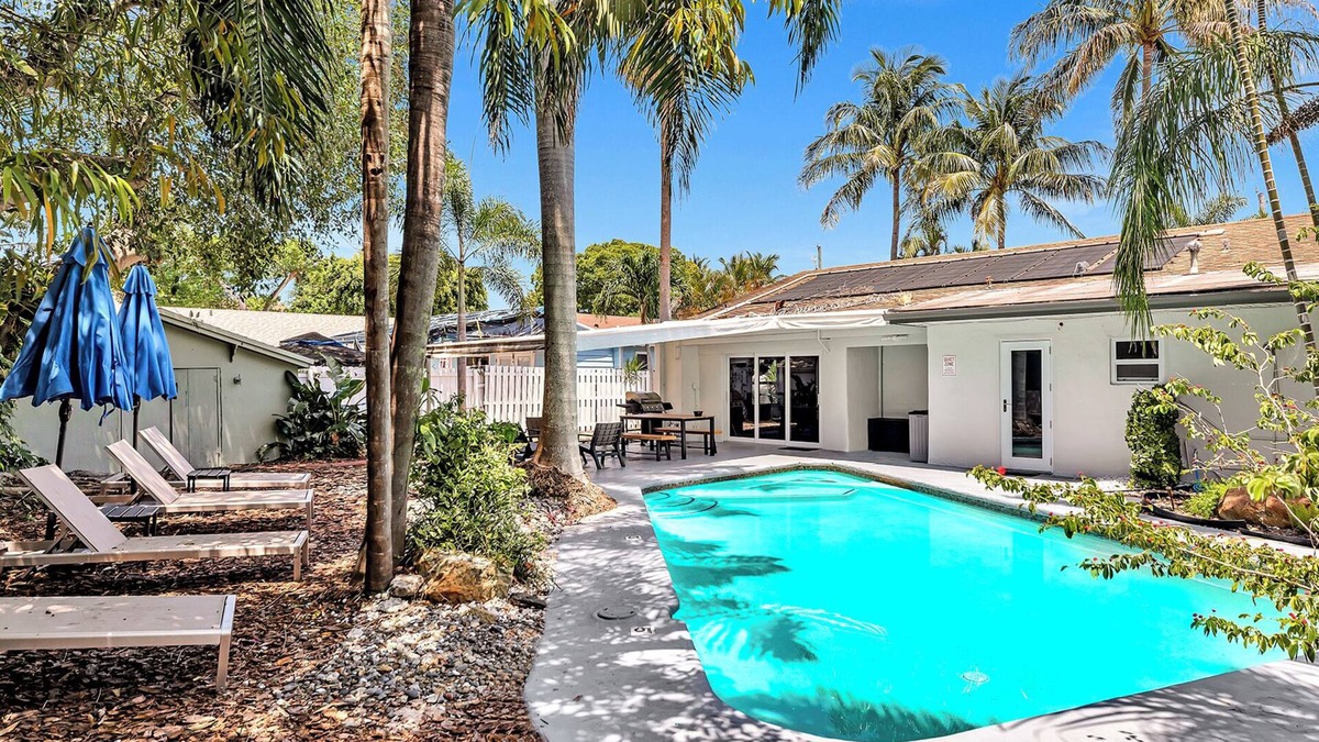 South Corals House | Private Jungle Pool Home - Arcade Games & Pool