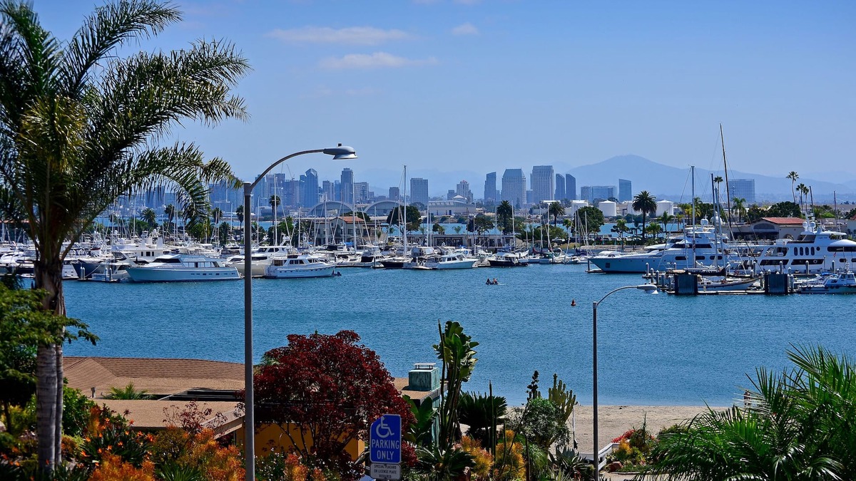 La Playa Condo | PRIVATE LA PLAYA BEACH/SPACIOUS 1300 SQ FT VACATION IN POINT LOMA SHELTER ISLAND
