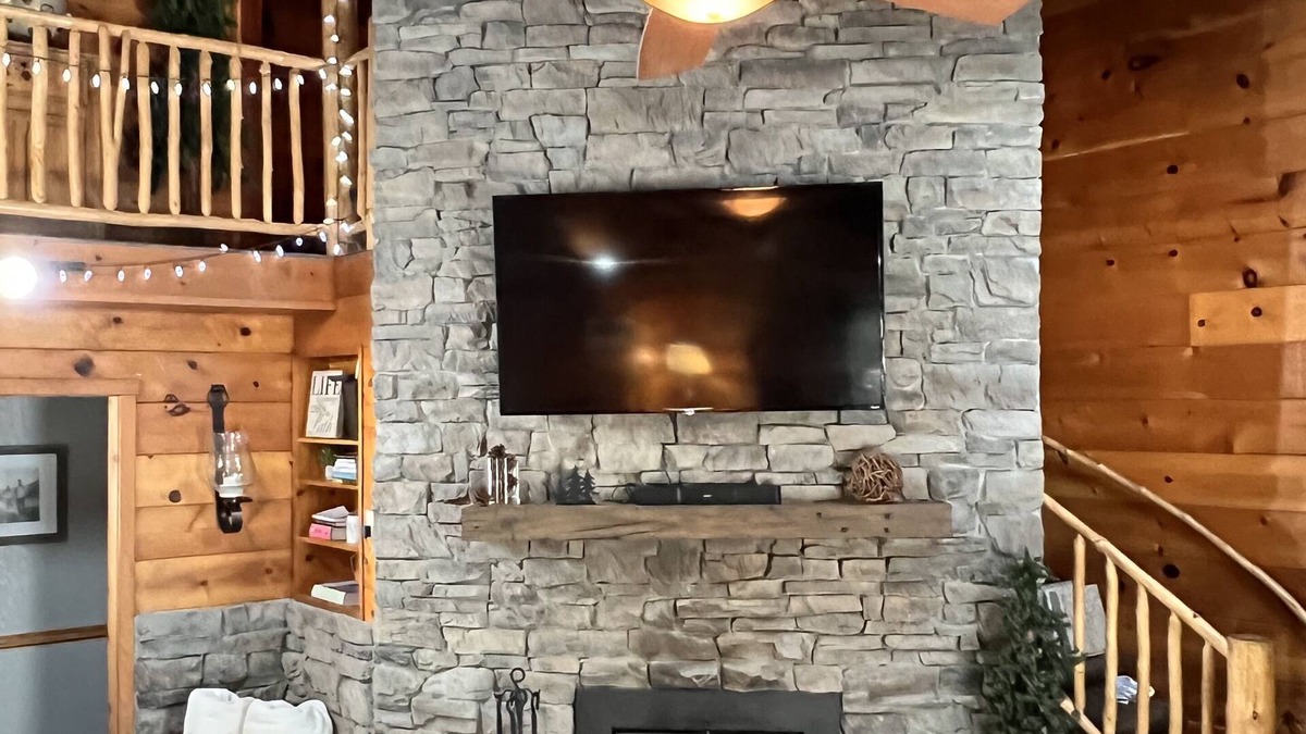 Twain Harte Cabin | Private Lake Access, Pet friendly, Hot Tub, Ski, Boating, Golf, Family Retreat!