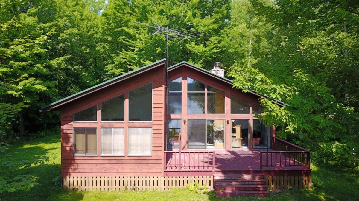 Rhinelander House | Private Lake House with 2200 feet of Frontage on 70 acres