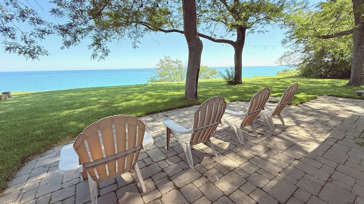 Mequon House | Private Lake Michigan Estate - Breathtaking views on 2.5-Acre Cozy Lux Retreat