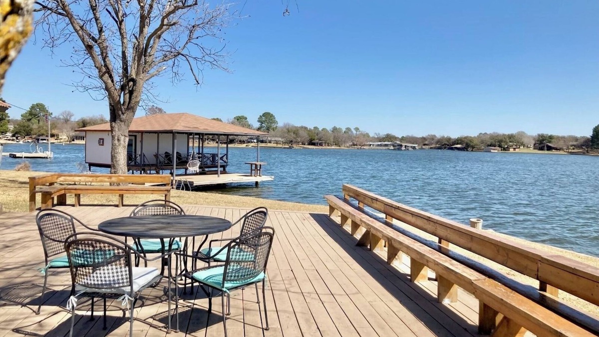 Granbury House | Private lake retreat with great decks, kayaks, bbq and fire pit.