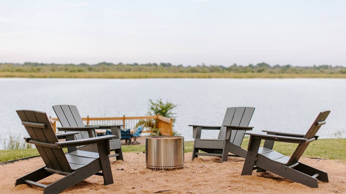 Dennis Apartment | Private Lake Stay, Kayaks, 2.5 acres, July Dates Open