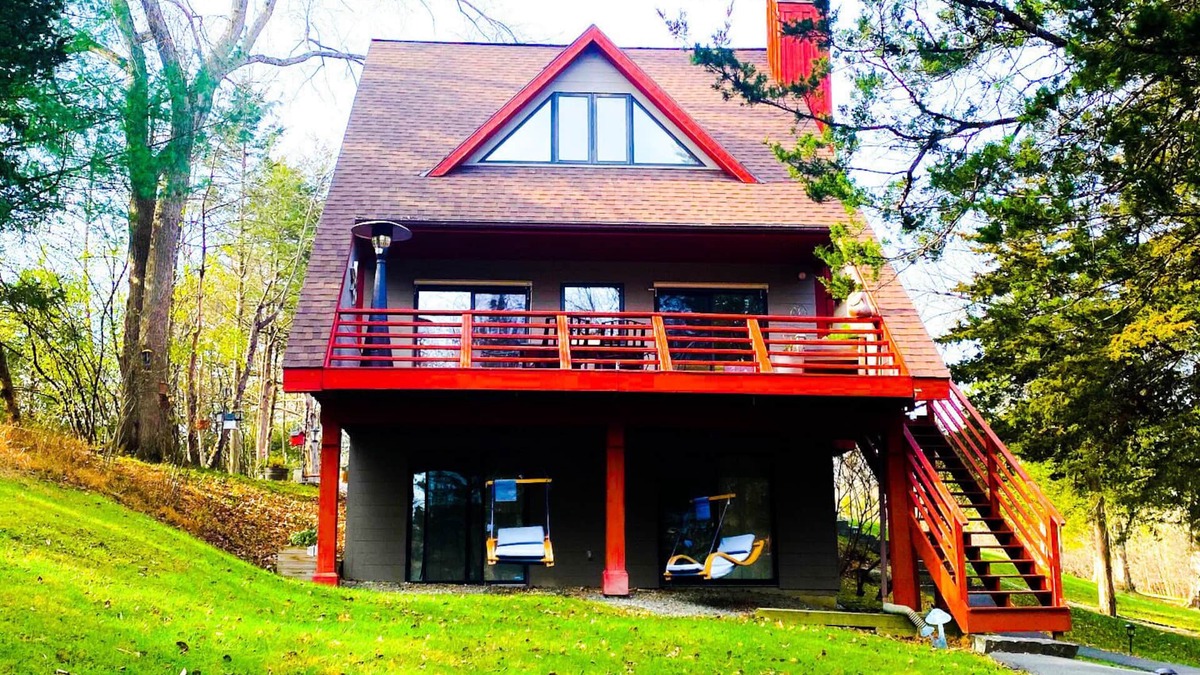 Athens House | Private lakefront chalet great for families.