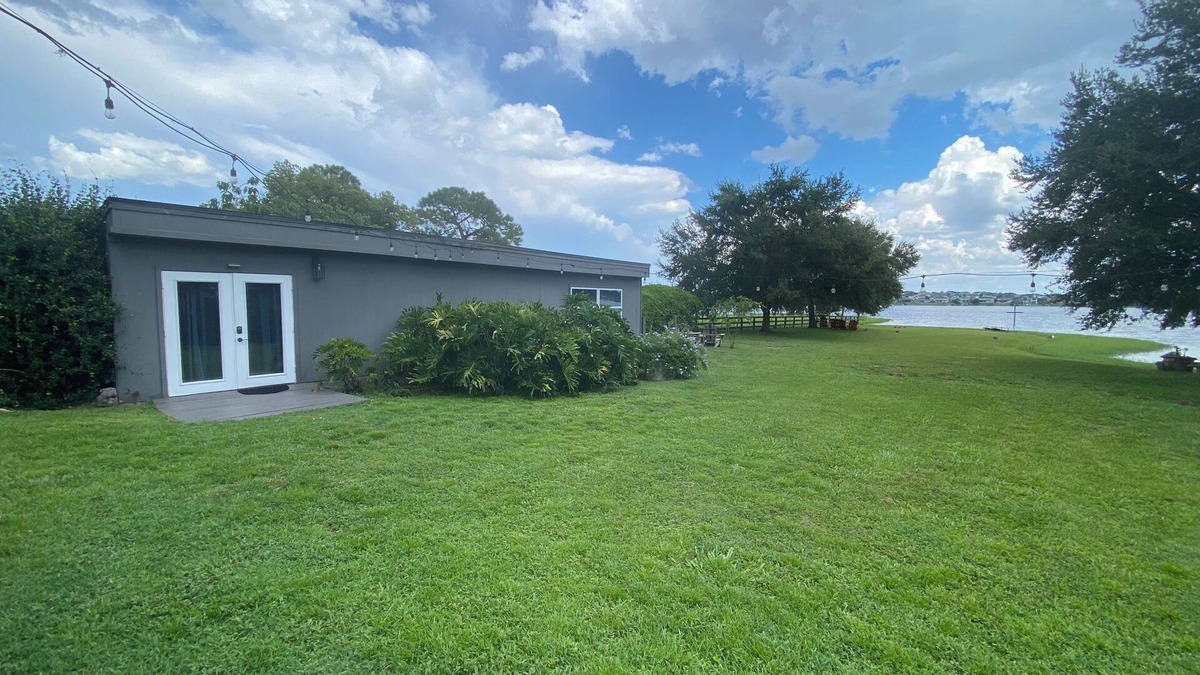 Clermont Cottage | Private Lakefront Cottage, Bright, Peaceful, and Perfect for a Relaxing Escape.