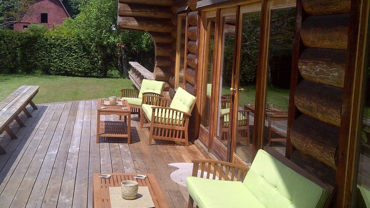 Port Alberni Cabin | Private Lodge & Five Acres on the Stamp River