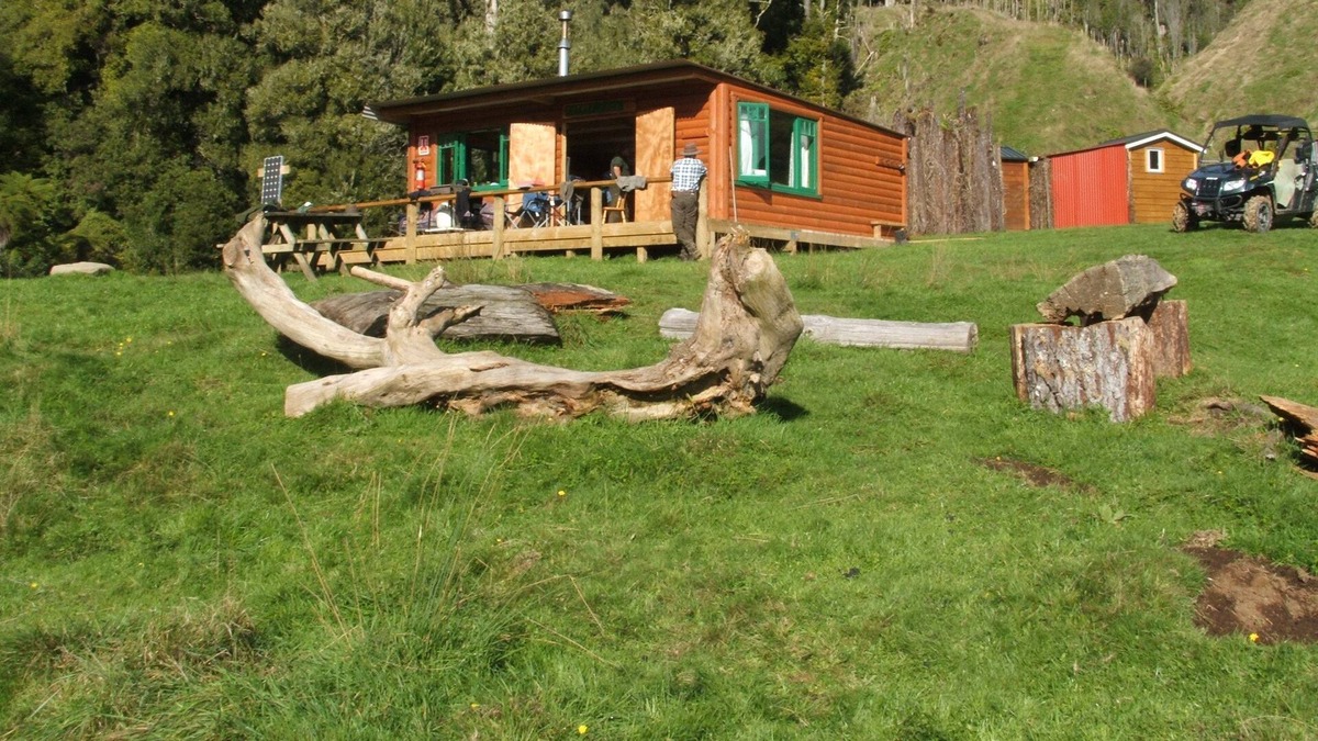 Matiere Cabin | Private log cabin in valley.
