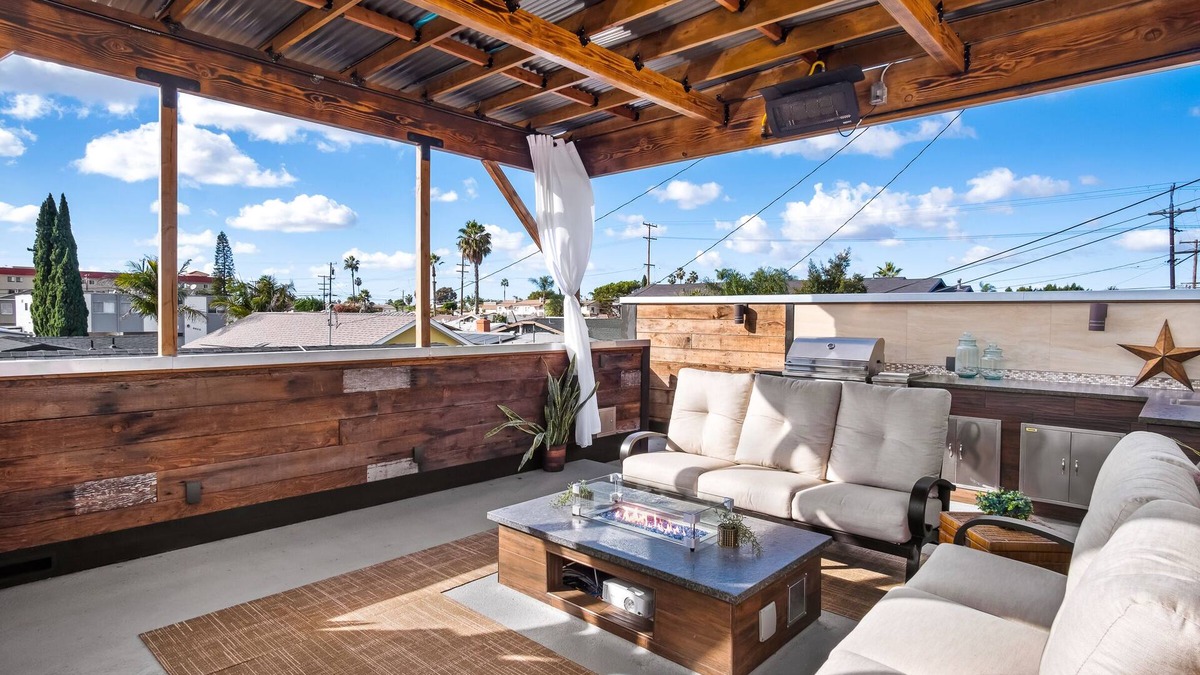 Normal Heights House | Private Luxurious Rooftop Deck & Private Jacuzzi