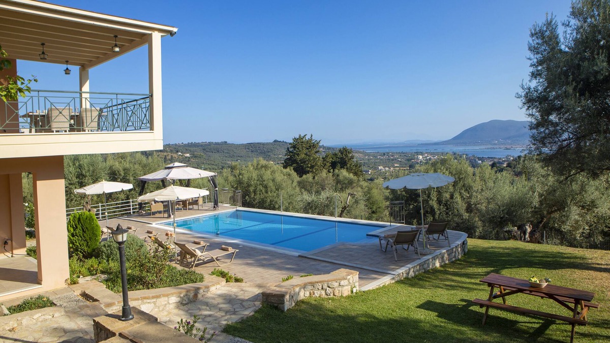 Katouna Villa | Private, luxurius, serene, pool, seaviews, family/pet friendly