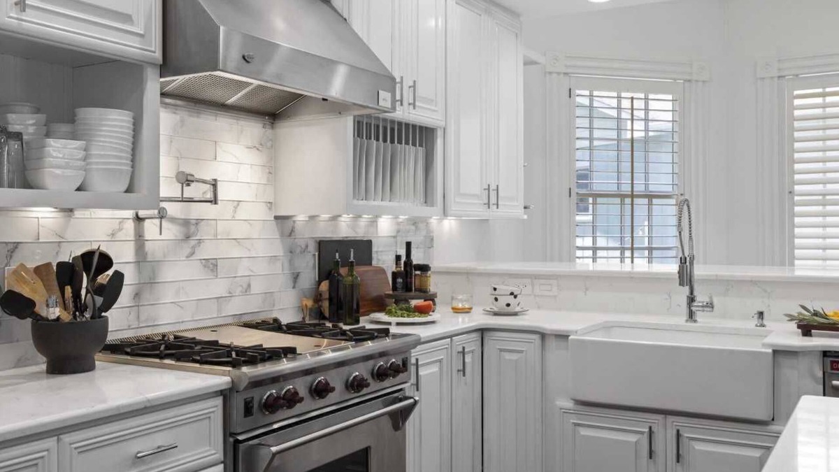 Blowing Rock House | Private luxury Home 1 block off Main St. Pet-Friendly. Your BlowingRockDream.com