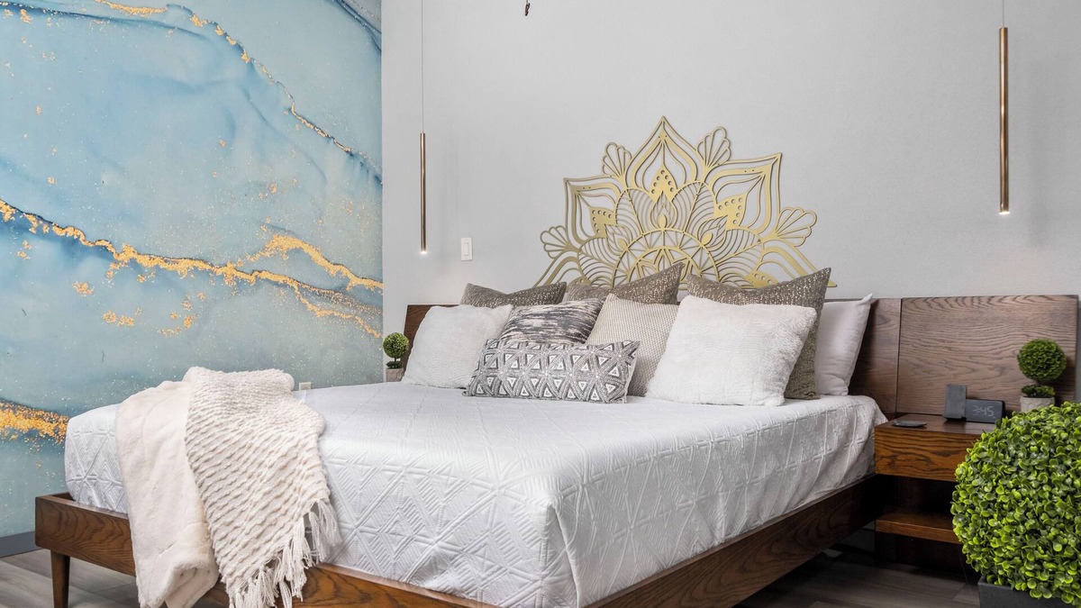 Gainesville House | Private Luxury King Guest House - 4 min from UF stadium