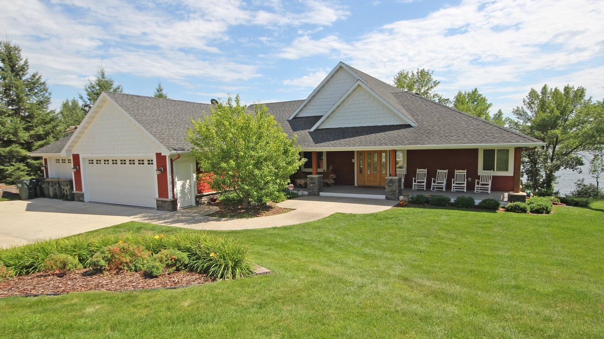 Alexandria House | PRIVATE Luxury Lake Home with 5+ BR and Gourmet Kitchen-22 Foot Pontoon Included