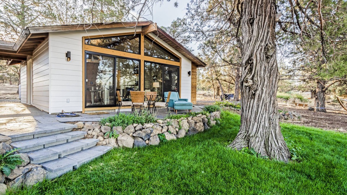 Bend Cabin | Private modern mid century cabin, mountain views, hot tub, 15 minutes to bend!